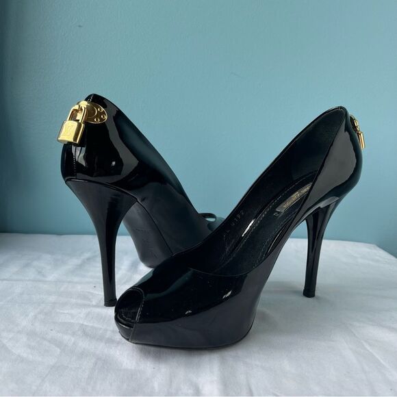 LOUIS VUITTON BLack Patent Leather Padlock Peep Toe Heels sz. 38 - Picture 1 of 15